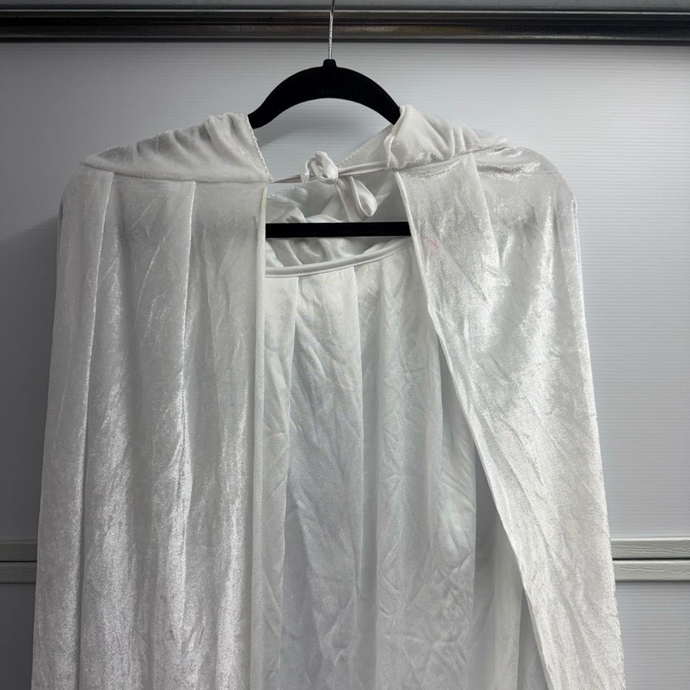 Elegant White Velvet Hooded Cape